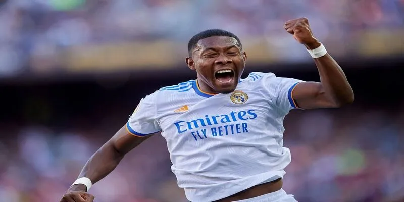 David Alaba thuộc top 10 hậu vệ cánh trái huyền thoại