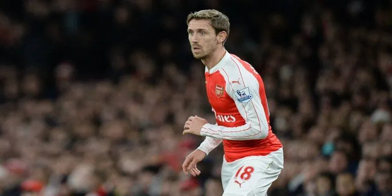 Nacho Monreal thuộc top 10 hậu vệ cánh trái huyền thoại